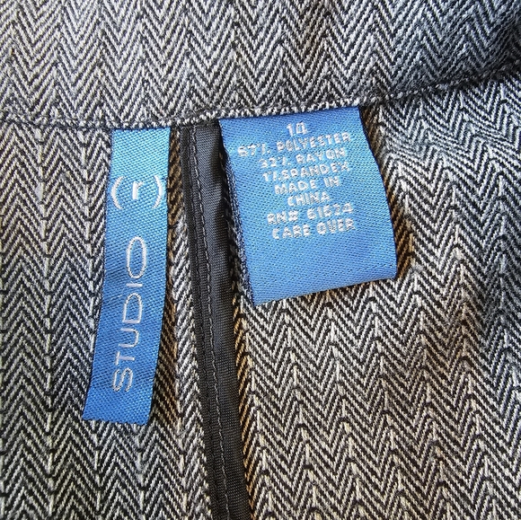 Studio R Gray Button Detailed Blazer - Picture 2 of 3